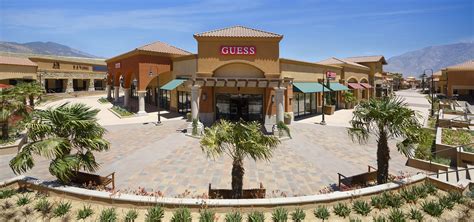 desert hills outlet store.